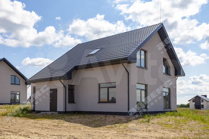 Коттедж 215 м² на участке 15 сот.