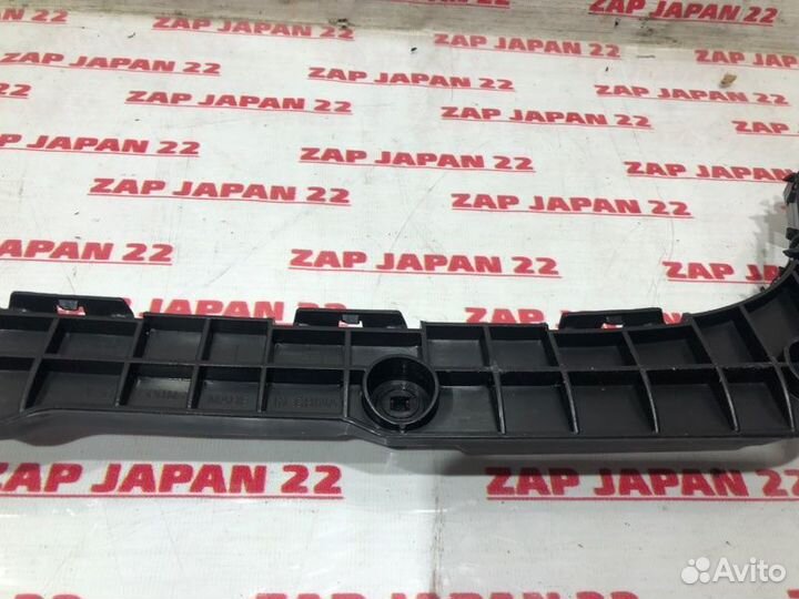 Крепление бампера заднее левое Toyota Land Cruiser