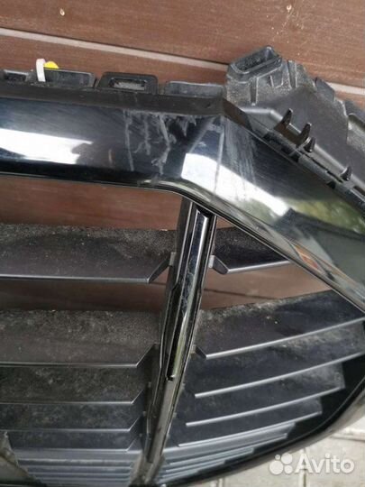 Решетка радиатора Audi Q3 2 2018