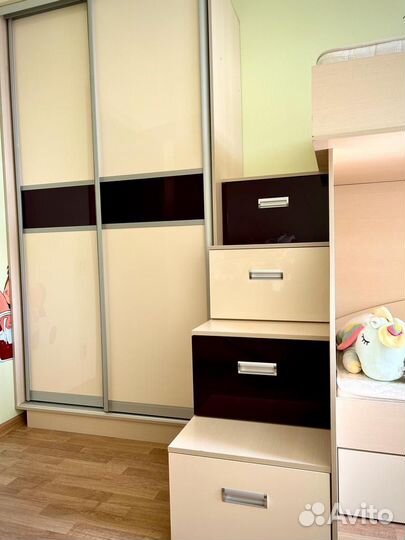 Мебель в детскую комнату с двухярусной кроватью