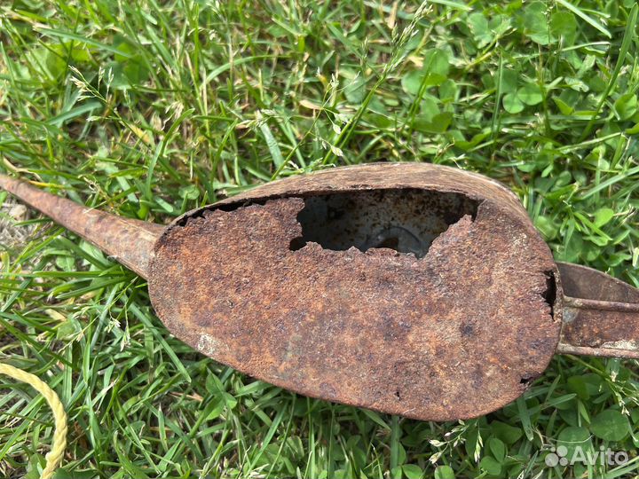 Вымпелы СССР, утюг угольный, масленка, кайло