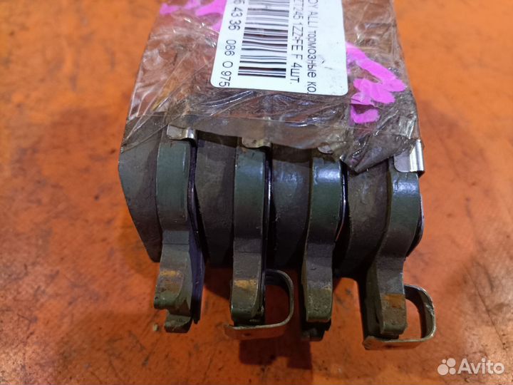 Тормозные колодки Toyota Allion ZZT245 (Переднее)