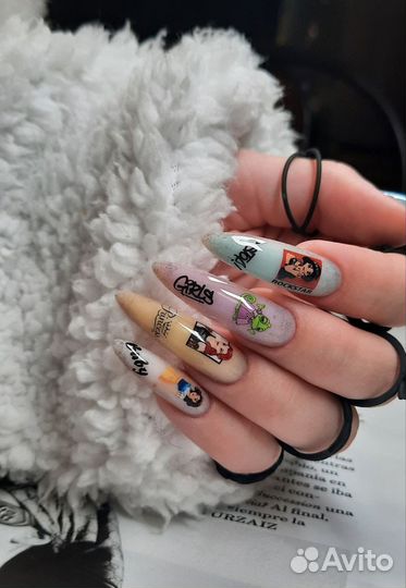 Маникюр и Наращивание ногтей в Салоне