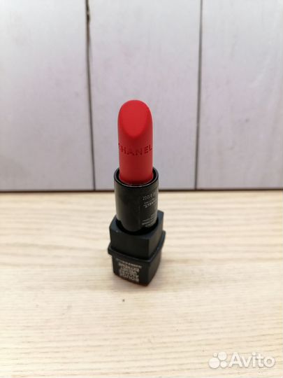 Матовая помада Chanel rouge Allure velvet extr,110