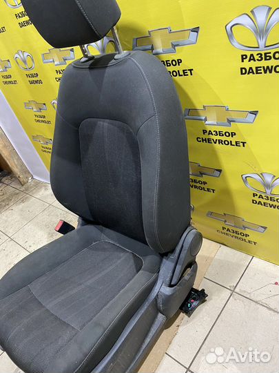 Правая сидушка Шевроле Авео т300