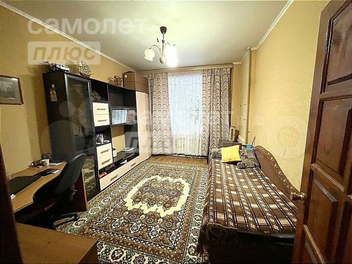 4-к. квартира, 90 м², 1/2 эт.