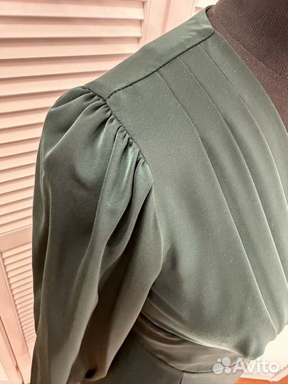 Изумрудное платье 44