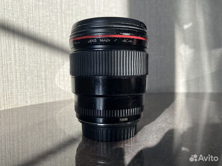 Объектив Canon 35 mm 1.4