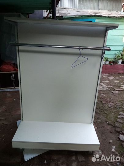 Стойка для одежды