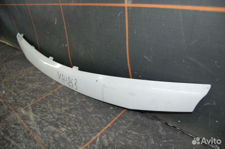 Молдинг решетки радиатора - Renault Sandero 1