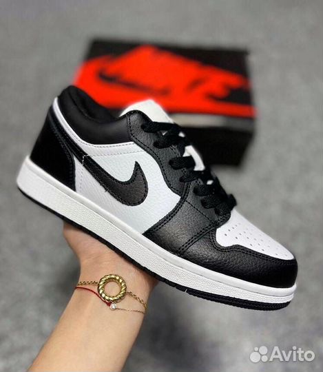 Nike Air Jordan 1 Low Black-White (37р)