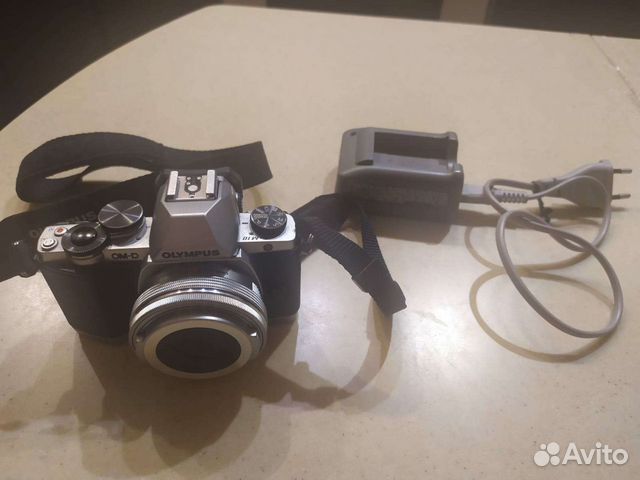 Беззеркальный фотоаппарат Olympus om-d e-m10