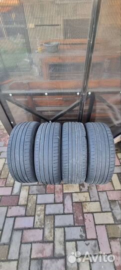 Michelin Pilot Sport 4 235/45 R18 98ZR