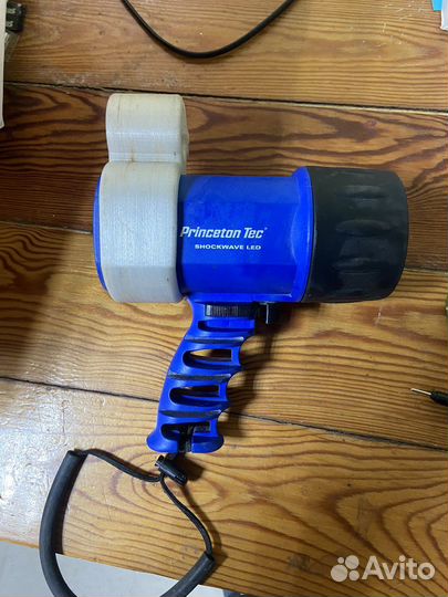 Фонарик для дайвинга, подводной охоты