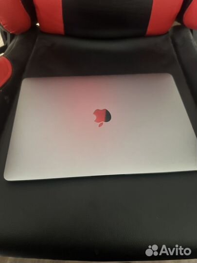 Macbook air 2020 core I7/16/2tb