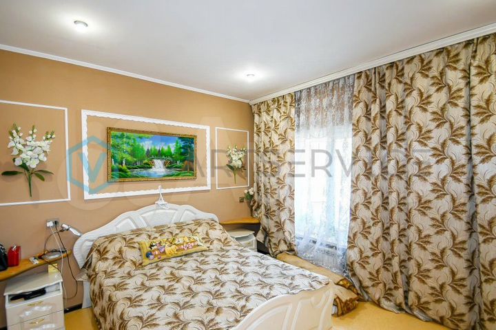 Коттедж 187,2 м² на участке 7,4 сот.
