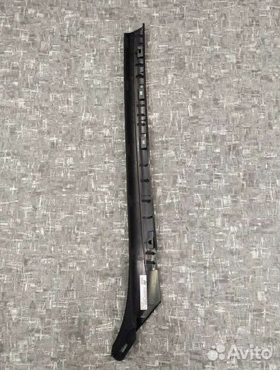 Молдинг лобового стекла Форд Транзит правый 06-13