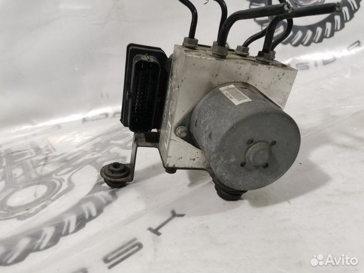 Блок ABS (насос) Volkswagen Tiguan 2008-2011 5N