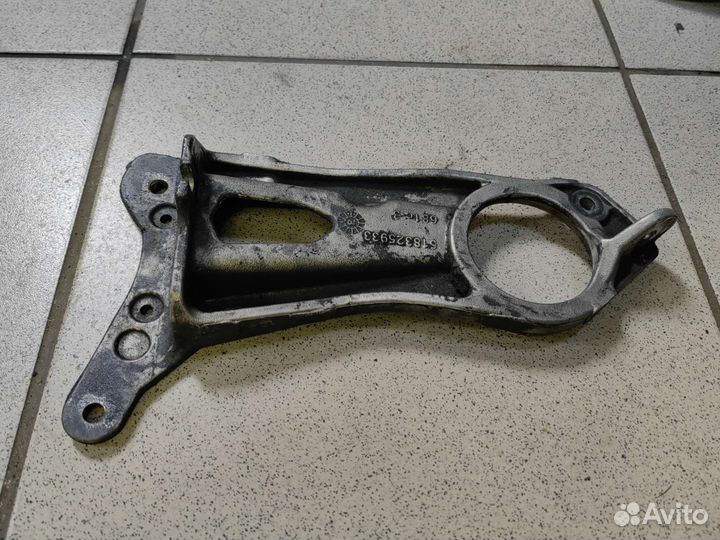 Кронштейн вала вариатора BRP ski-doo Summit