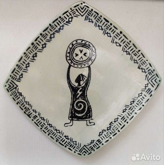 Тарелка, блюдце