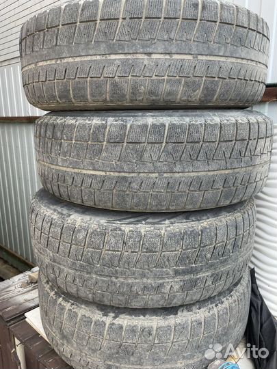 Bridgestone Blizzak Revo GZ 215/65 R16