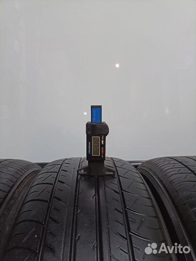 Yokohama dB Decibel E70D 215/60 R16