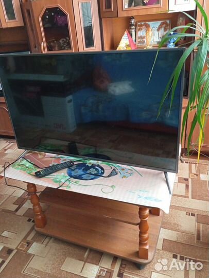 Телевизор SMART tv 43 бу