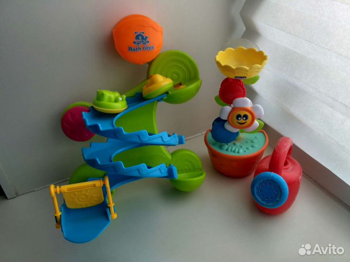 Водные игрушки цветок и горка