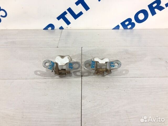 Петля двери зад право KIA RIO 3 рест 1.4 AT хетчбэ