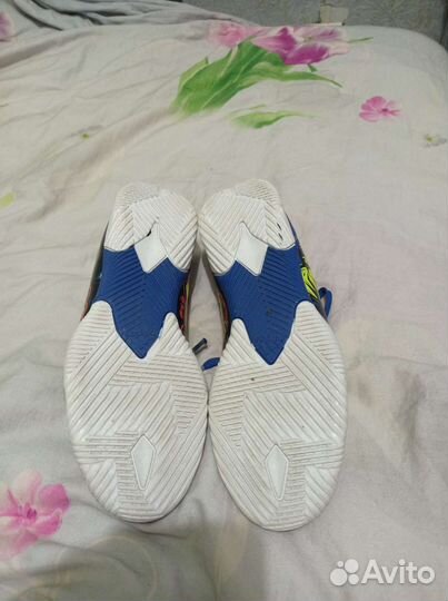 Футбольные бутсы adidas 37 размер