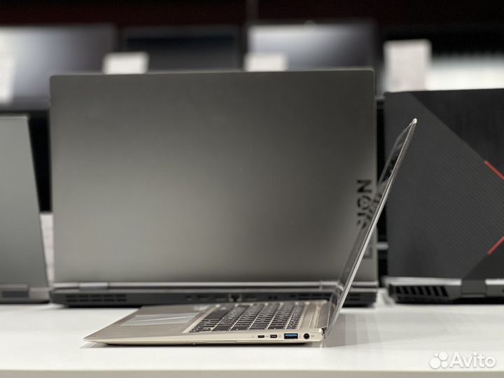 Шустрый Asus ZenBook IPS Core i5 SSD Металл