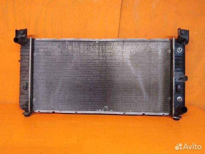 Радиатор основной Chevrolet Tahoe Suburban GMT900