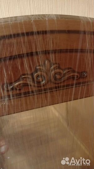 Зеркало новое в деревянной раме