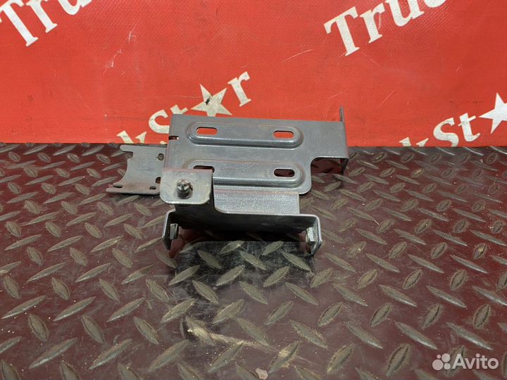 Кронштейн проводки Renault T