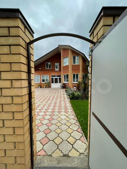 Коттедж 187 м² на участке 7,5 сот.