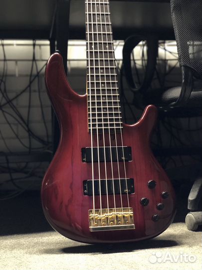 Басс гитара yamaha
