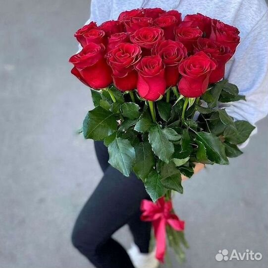 Метровые розы Доставка цветов