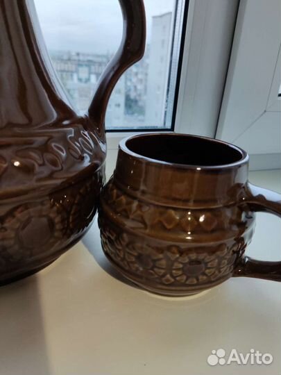 Глиняный кувшин и кружки времён СССР