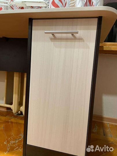 Угловой письменный стол