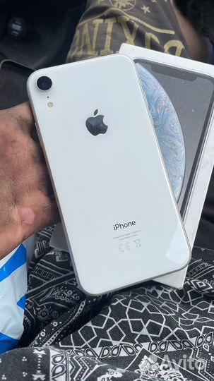 iPhone Xr, 64 ГБ