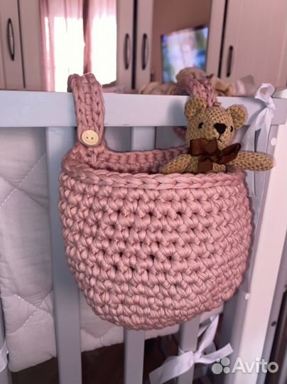 Подвесная корзинка на кроватку
