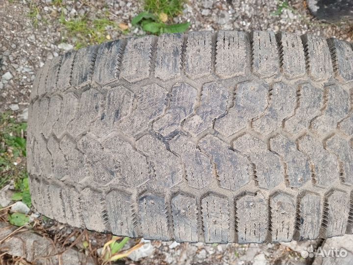 Yokohama 125T 275/65 R17 30B