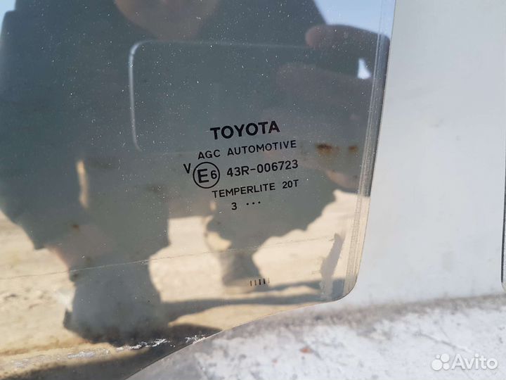 Стекло задней двери Toyota Avensis Универсал T270
