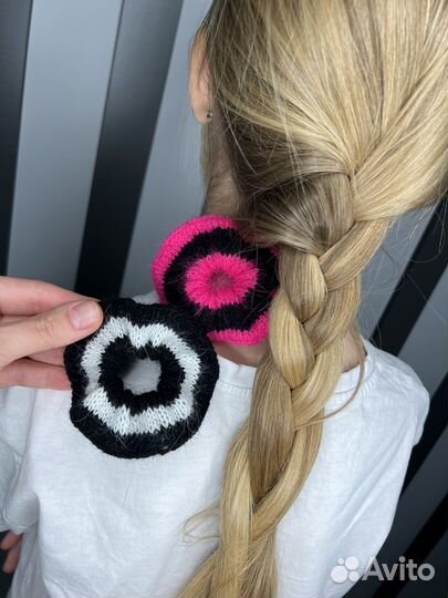 Резинка для волос вязанная ручной работы