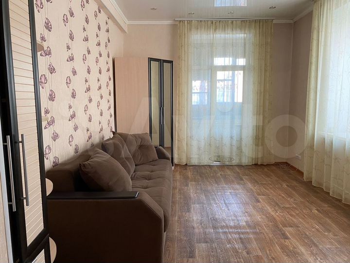 2-к. квартира, 65 м², 2/4 эт.