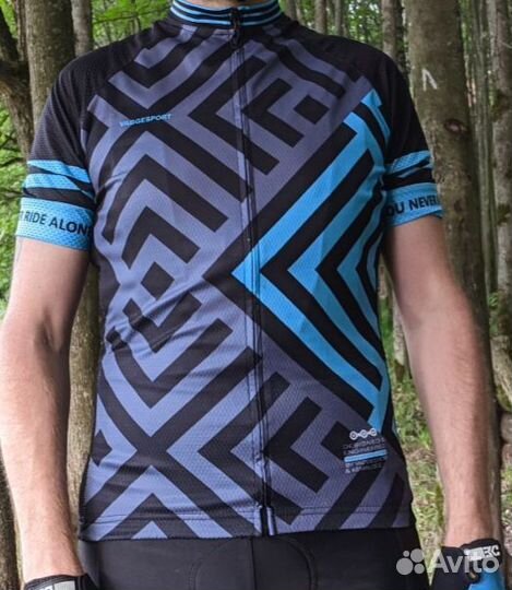 Велосипедная футболка