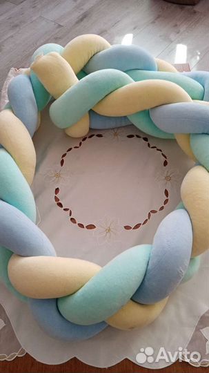 Бортик косичка в кроватку