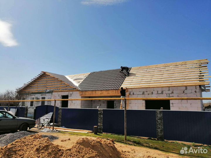 Бригада строителей