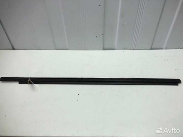 Уплотнитель (бархотка ) задний правый Ford Focus