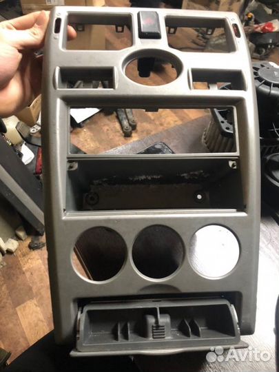 Консоль магнитофона Лада Приора